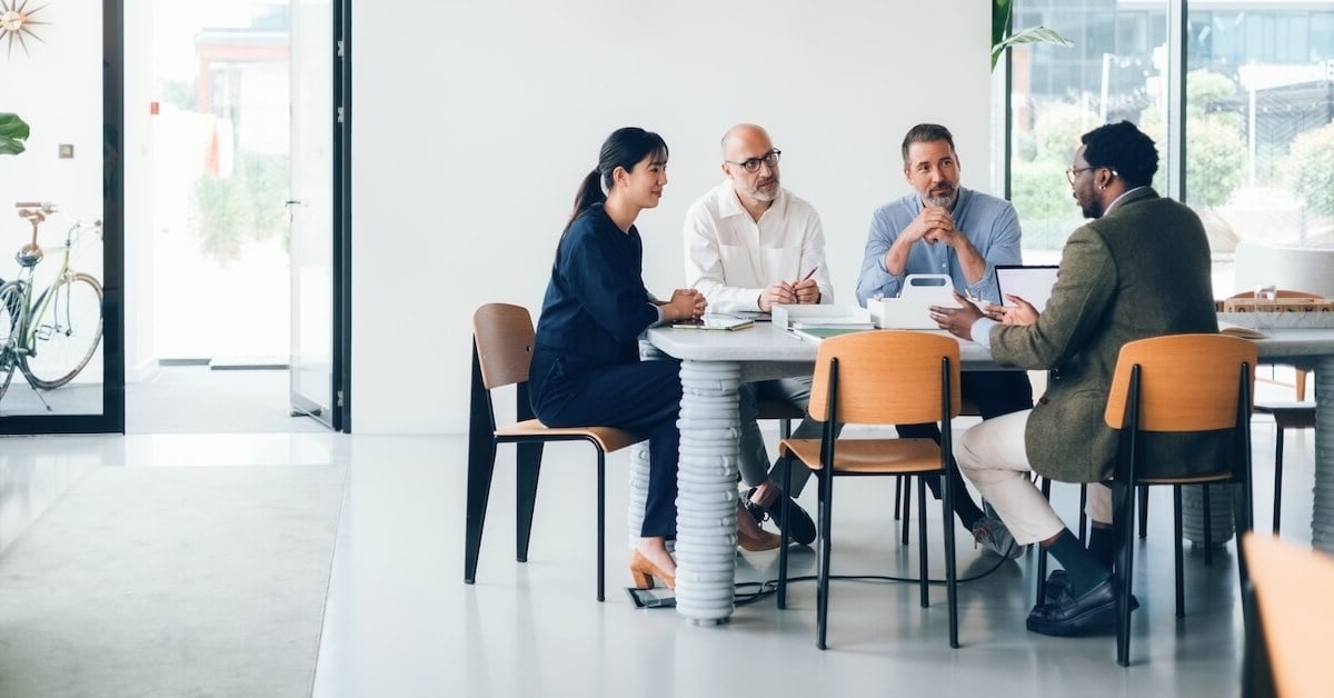 A seller meets with a buying team for a discovery meeting.